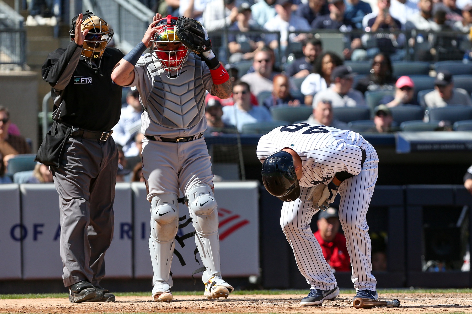 New York Yankees 1B Anthony Rizzo Doesn't Expect to Go on Injured List With  Back Injury - Sports Illustrated NY Yankees News, Analysis and More