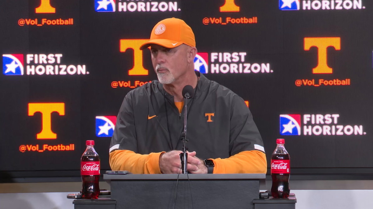 Watch: Vols Football DB Coach Willie Martinez Discusses Leadership From ...