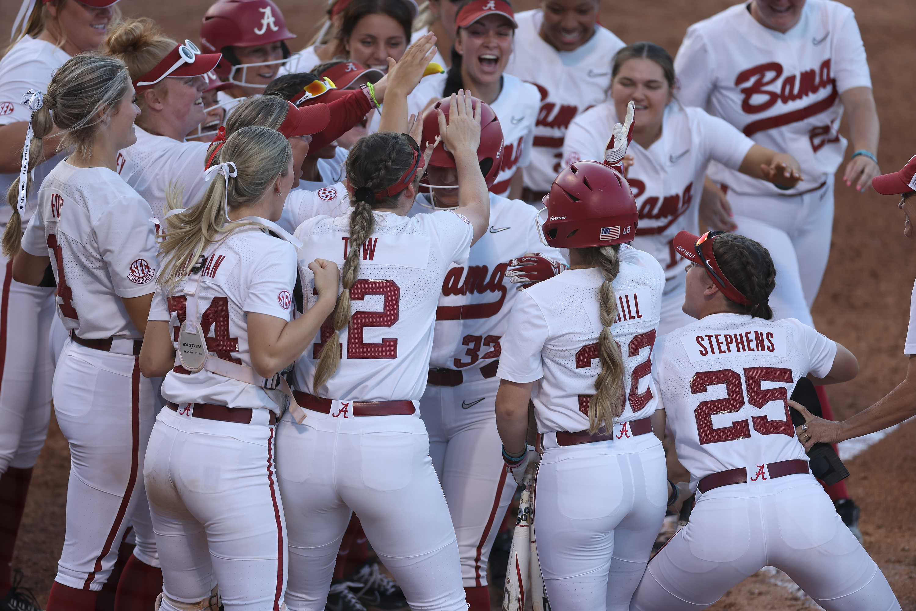 Live Updates: No. 2 Alabama Softball At Texas A&M - Sports Illustrated ...