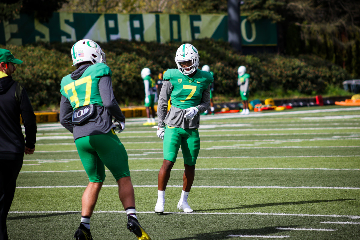 Oregon Football Safety Steve Stephens IV Nearing Full Strength, Expects ...