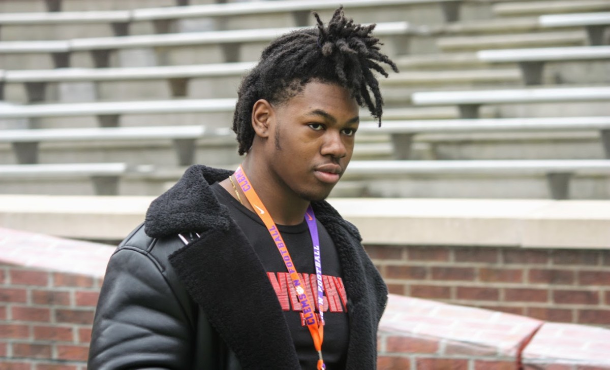 2023 DE David Ojiegbe Signs National Letter of Intent With Clemson ...