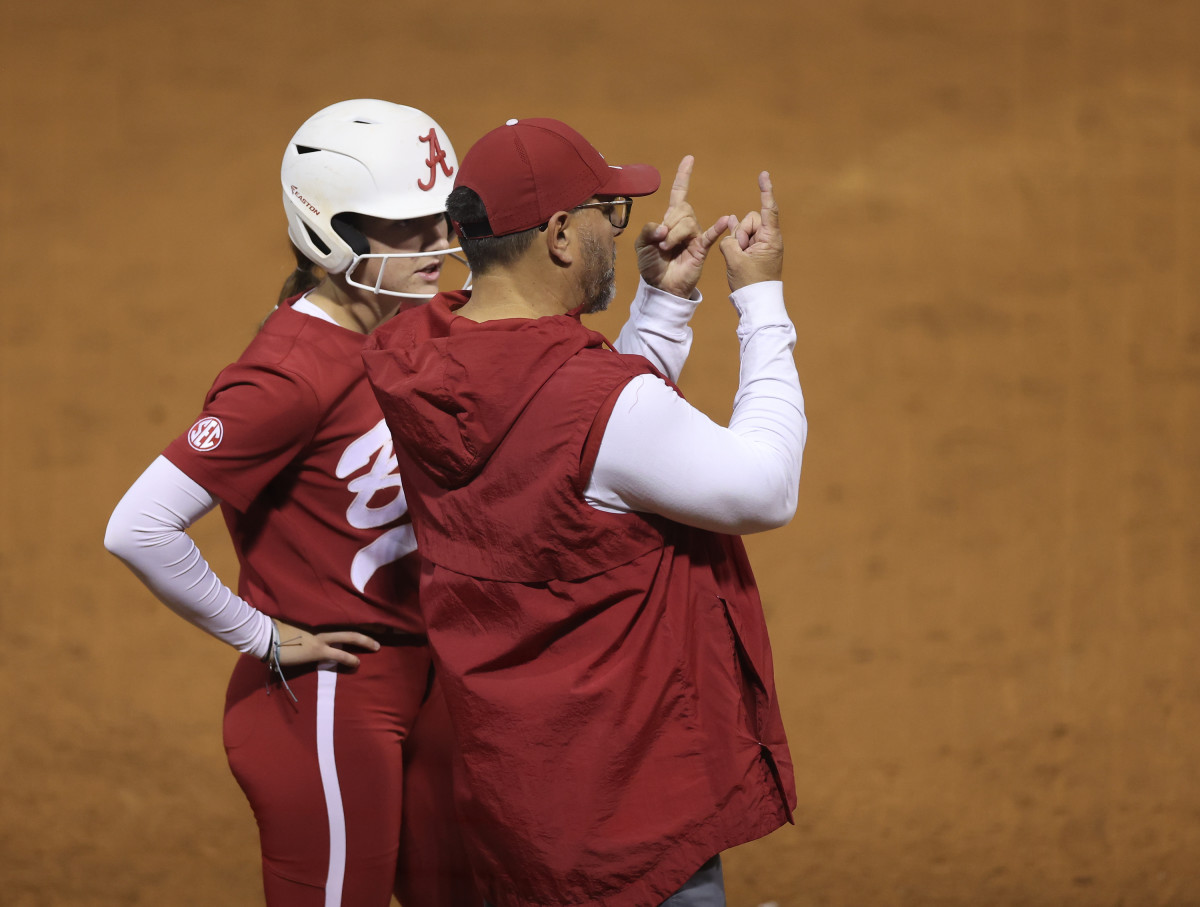 Live Updates: No. 6 Alabama Softball Elimination Game at Tuscaloosa Regional