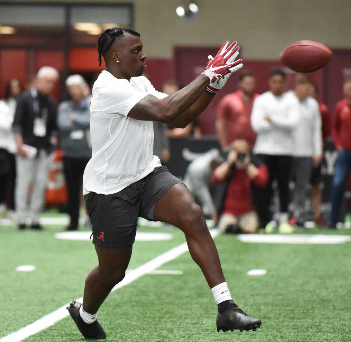 LB Christian Harris (Alabama) Runs a 4.44 40-Yard Dash at the 2022 Combine