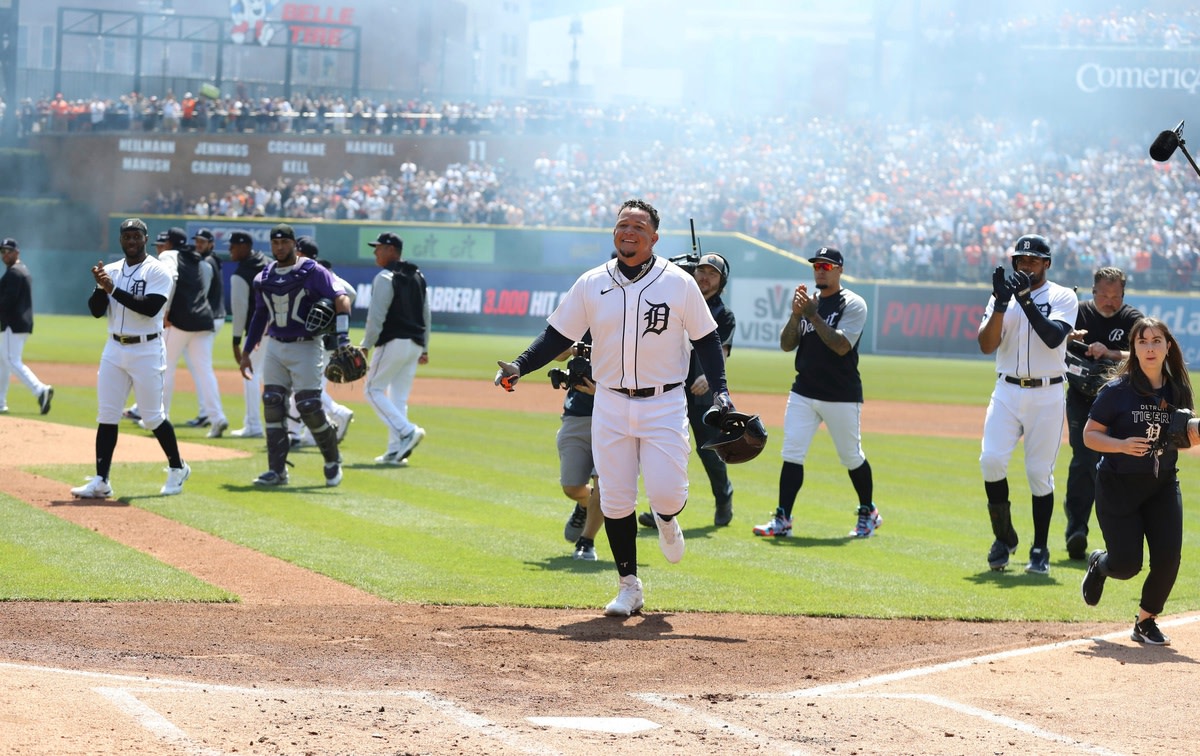 Detroit: Witness an Detroit Tigers Major League Baseball Game at Comerica  Park