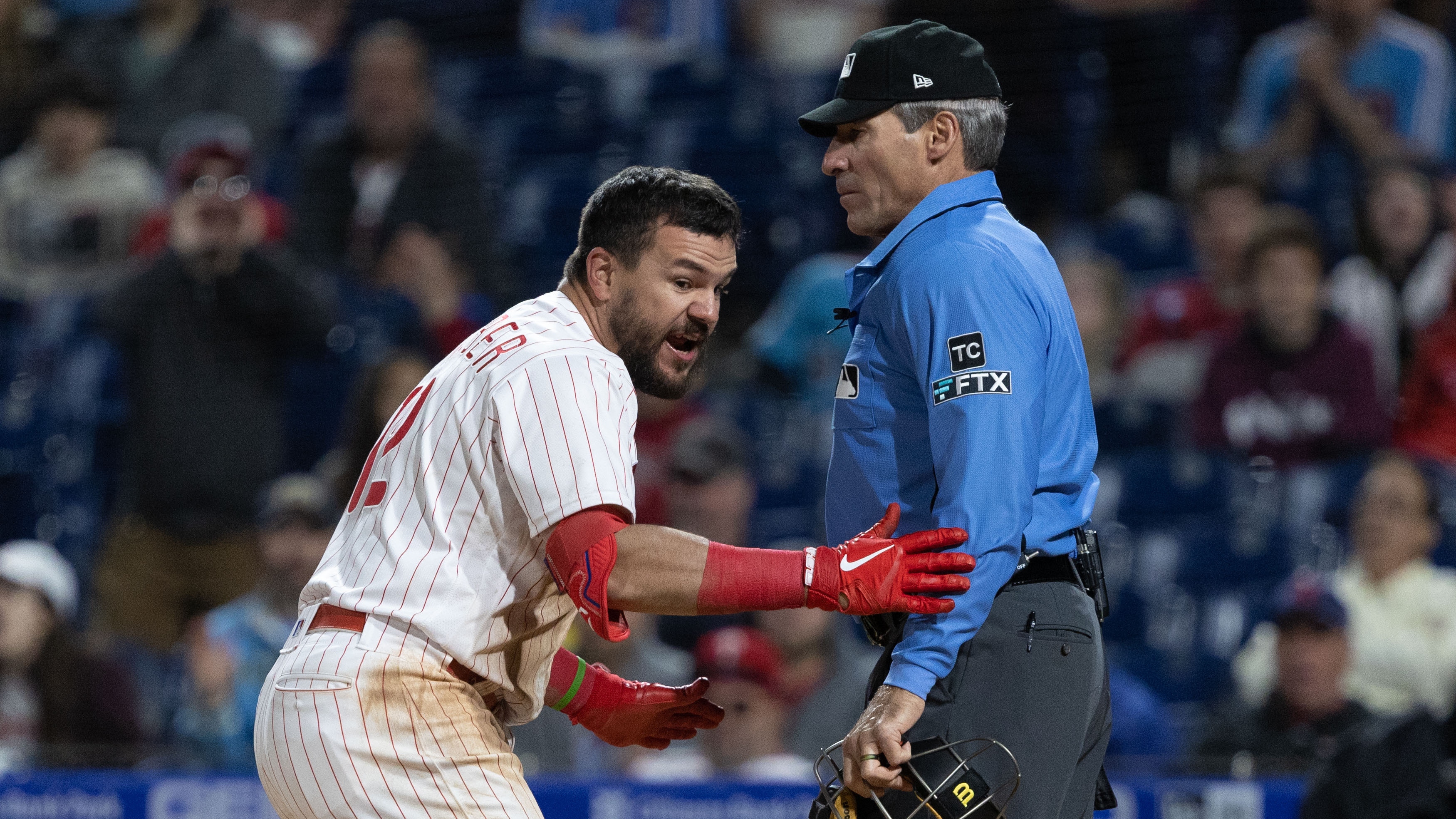 Embattled Umpire Angel Hernandez Criticized Again After Questionable Outing  - video Dailymotion