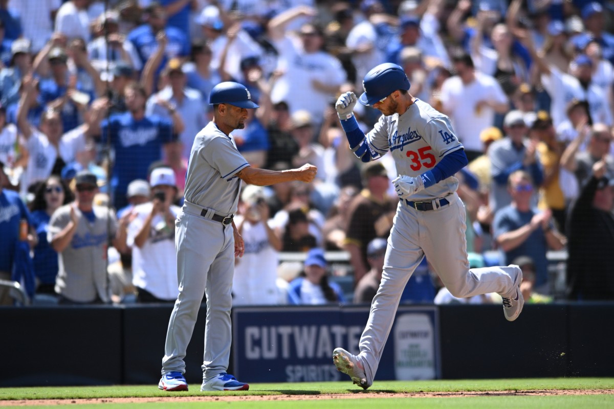 Dodgers Fans React to Cody Bellinger's First Game Against His