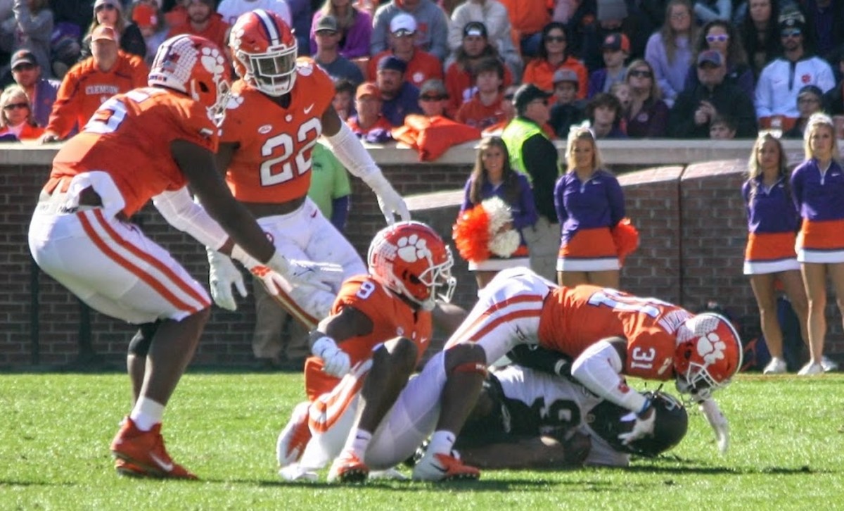 Eagles give whopping bonus to undrafted Clemson corner Mario Goodrich – NBC  Sports Philadelphia