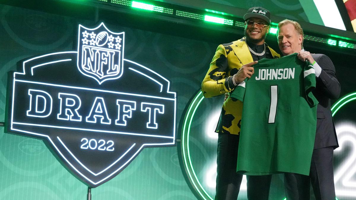 2022 NFL Mock Draft: Predicting all 32 picks in the first round - Bleeding  Green Nation