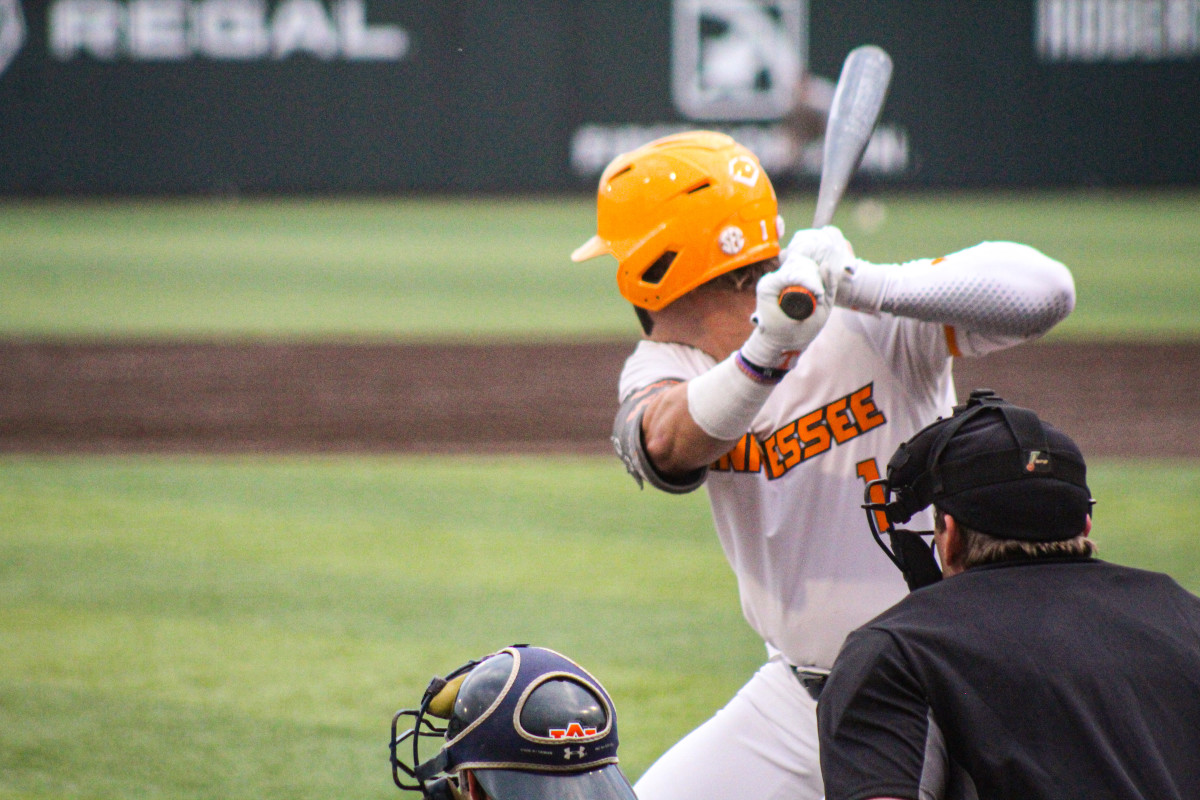Tennessee Hits Six Homers, Finds Stride Late to Smother Auburn