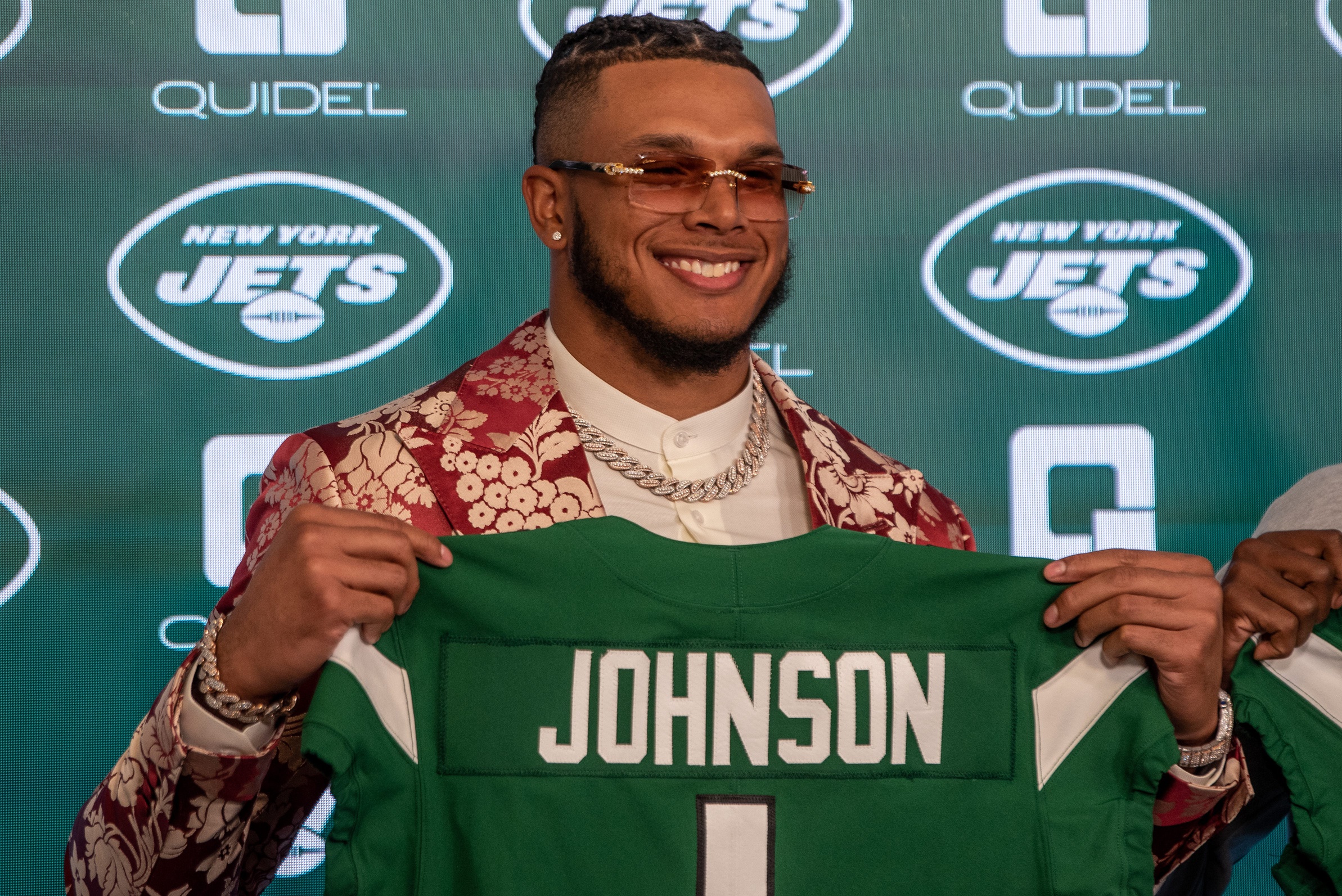 What Do Draft Analysts Think Is the Best Case Scenario for the Jets in the  First Round of the 2022 NFL Draft?