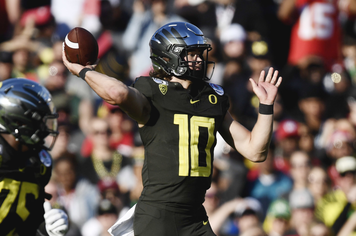 Oregon Football Announces Uniform Combination for Oregon State Football -  Sports Illustrated Oregon Ducks News, Analysis and More