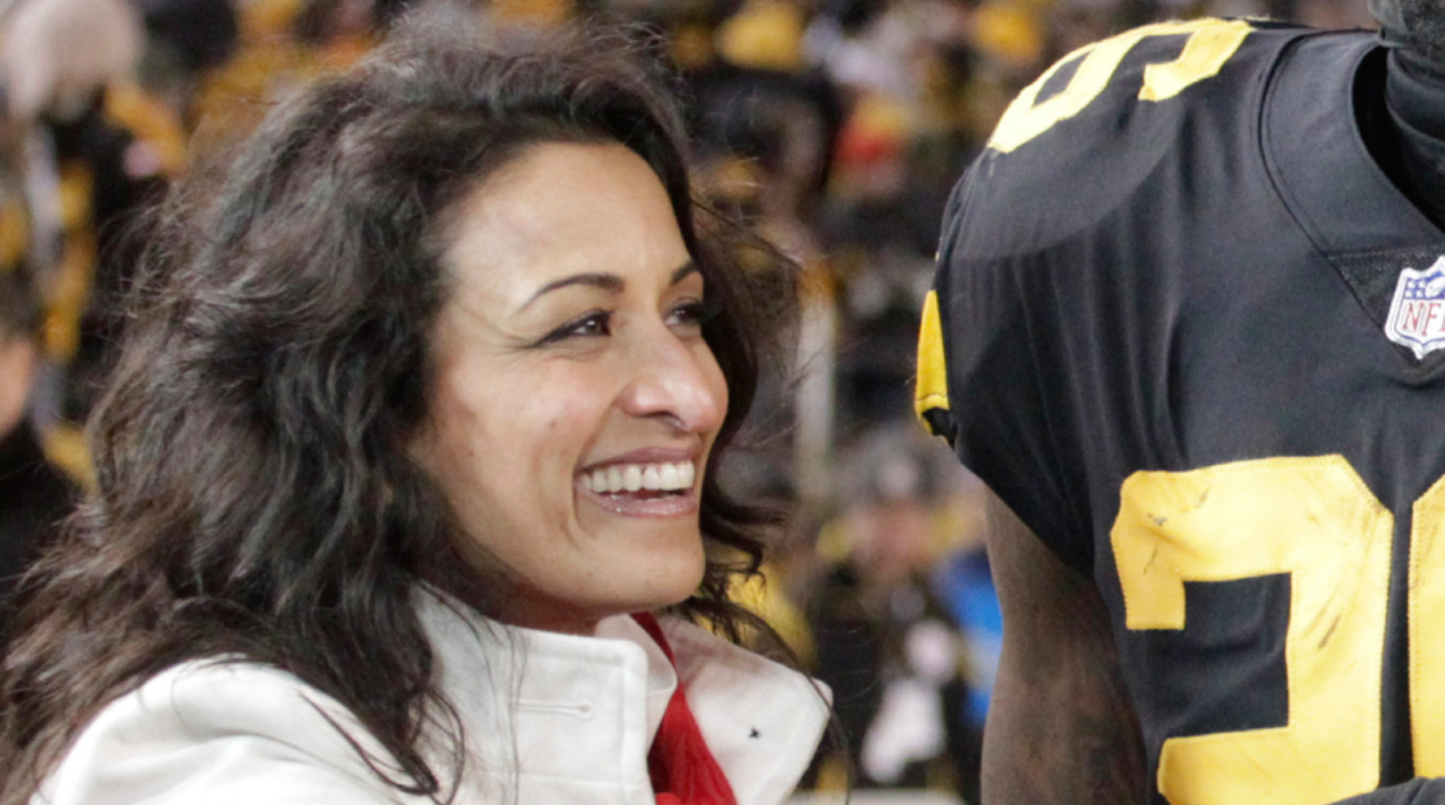 Aditi Kinkhabwala overcomes crying baby to deliver Steelers news