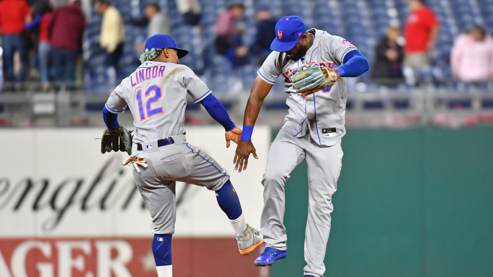 Mets' furious ninth-inning comeback stuns Phillies, 8-7