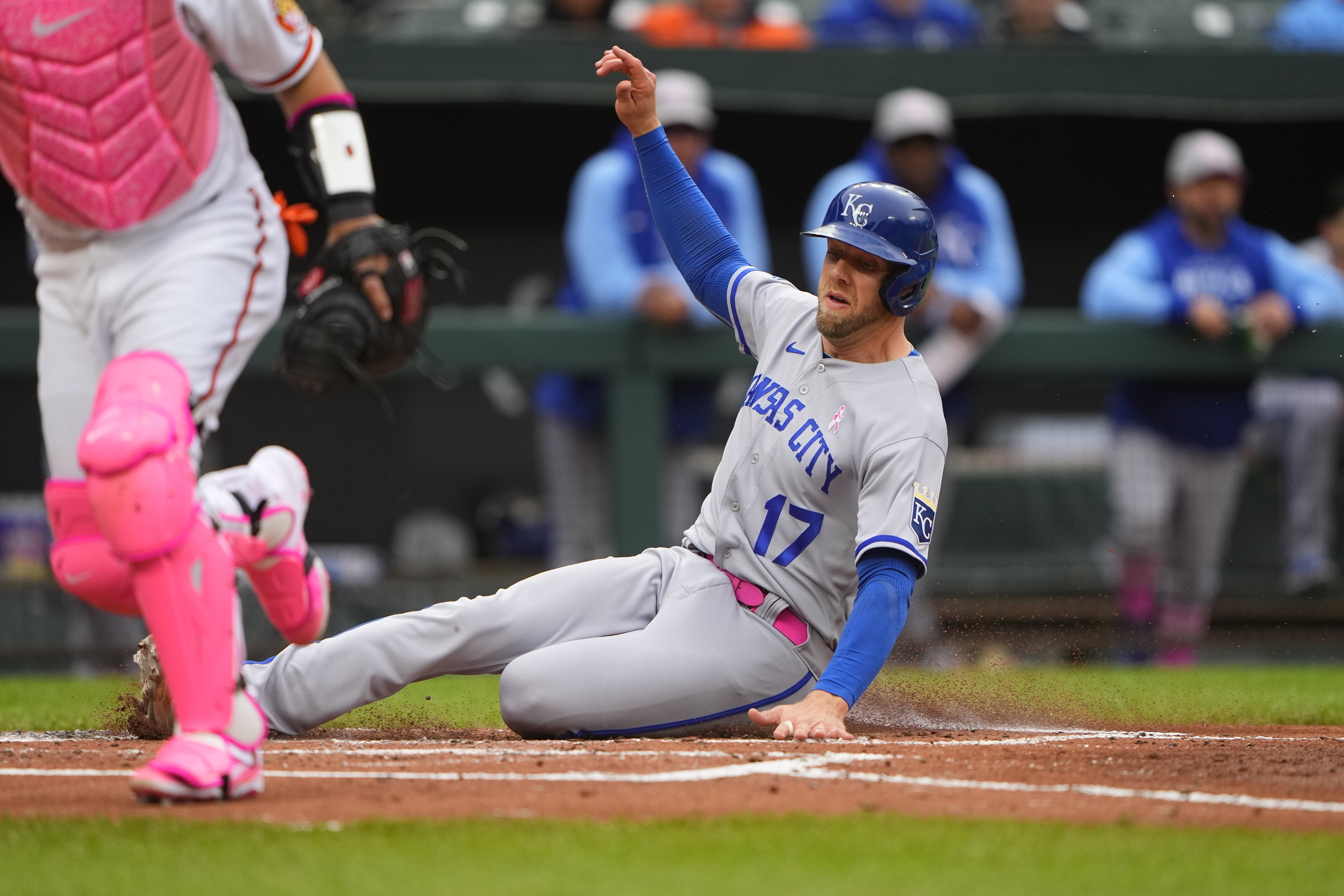 KC@MIN: Dozier slugs three home runs vs. Royals 