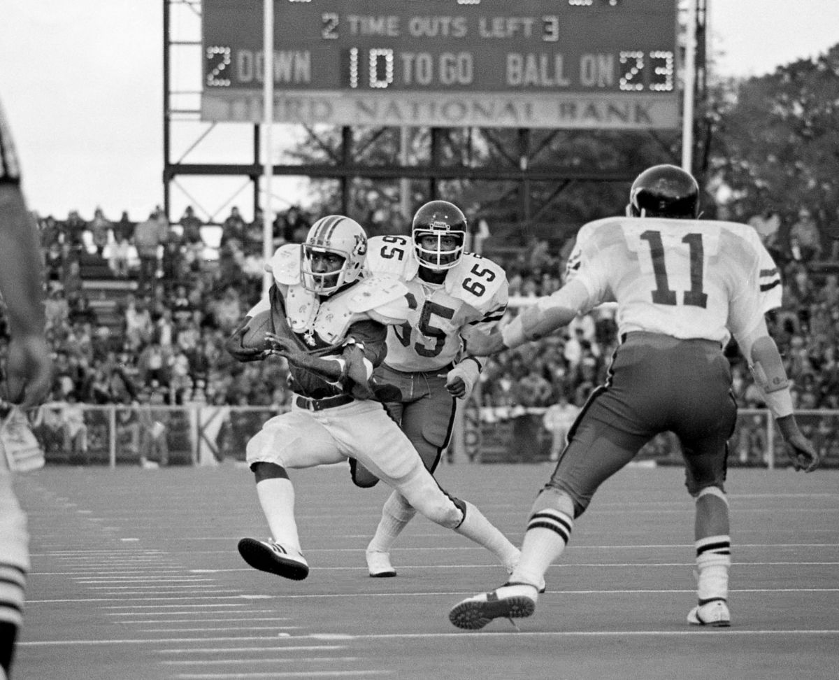 Auburn Football: ESPN ranks Bo Jackson as top-10 RB over last 60 years