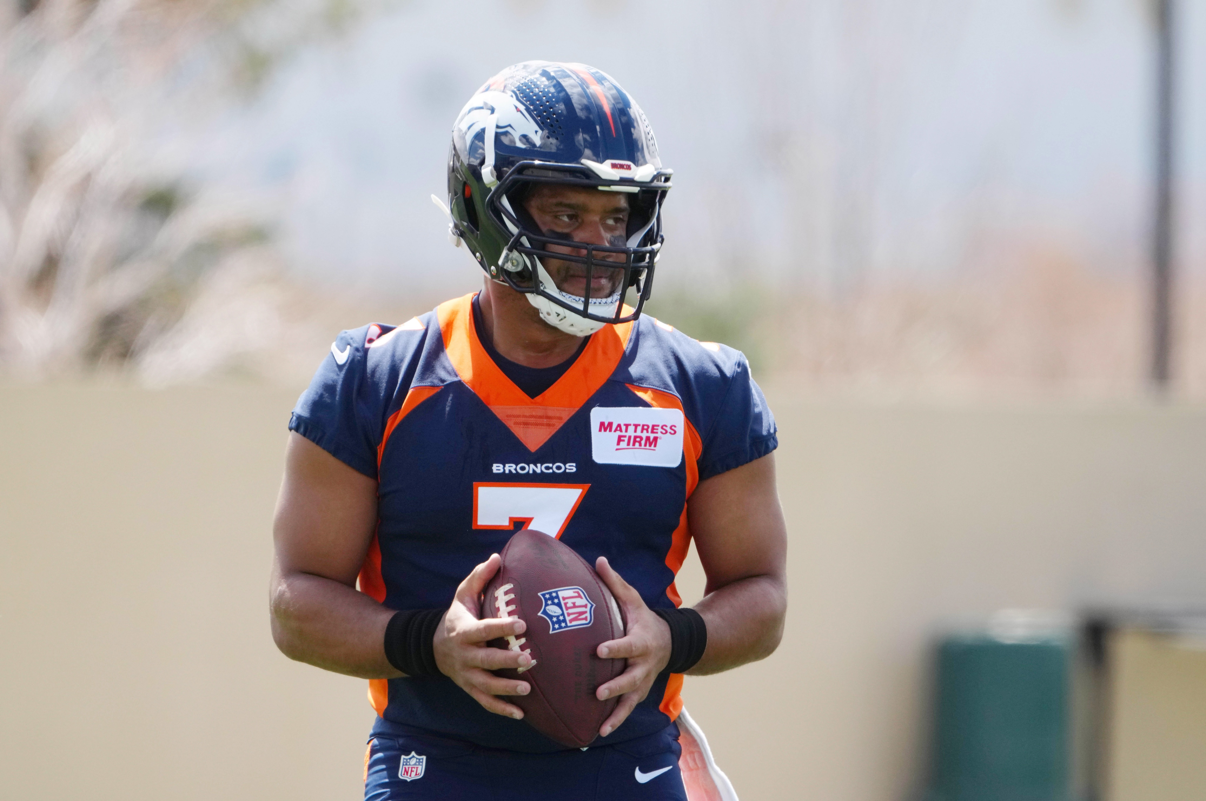 Denver Broncos OLB Malik Reed Setting 'the Bar at Double-Digit Sacks' in  2021 - Sports Illustrated Mile High Huddle: Denver Broncos News, Analysis  and More