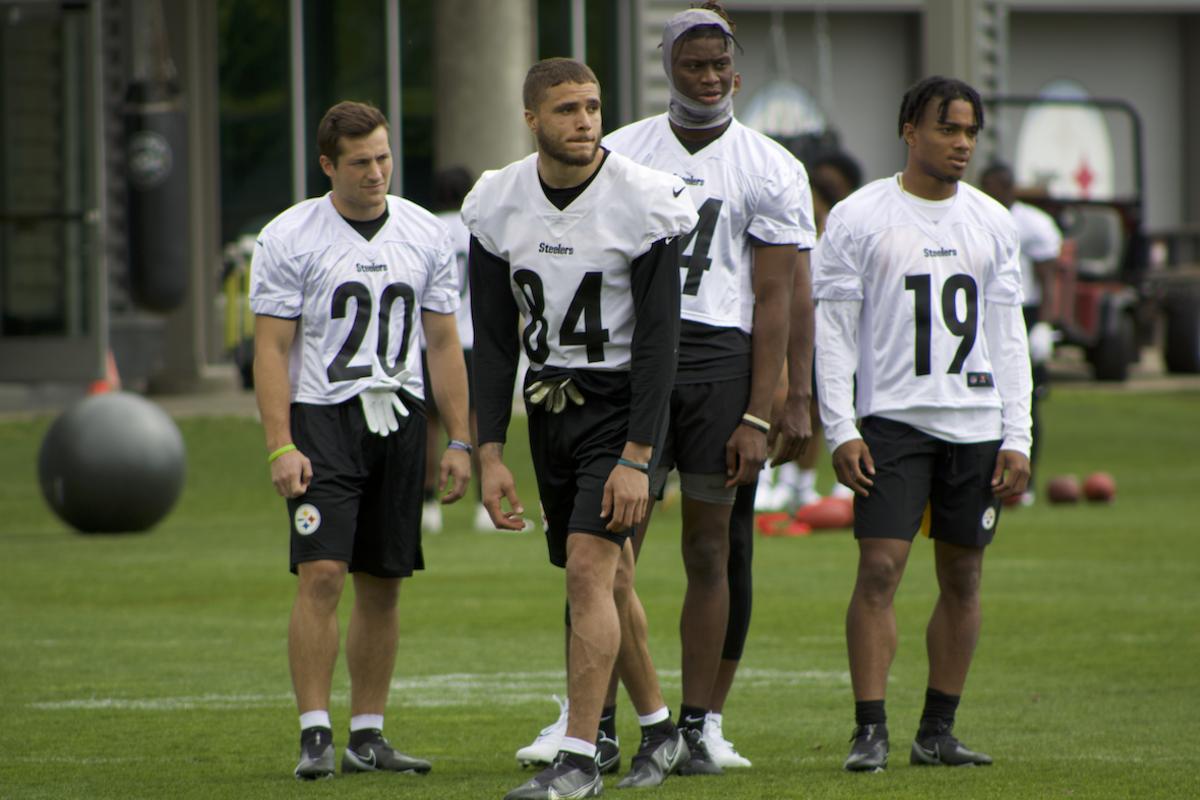 Gallery: Pittsburgh Steelers Rookies Hit Field for First Time - Sports  Illustrated Pittsburgh Steelers News, Analysis and More