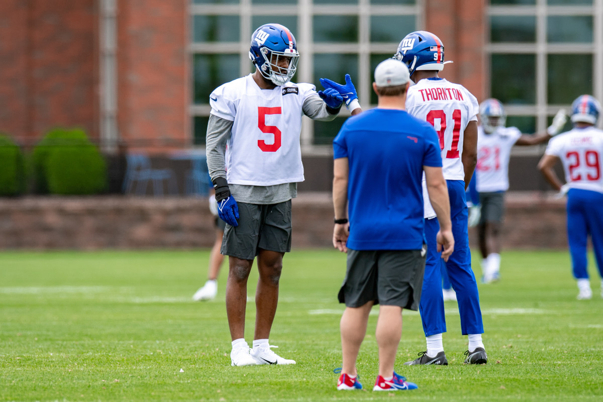 First Look: Defensive End Kayvon Thibodeaux Participates in New York Giants  Rookie Minicamp - Sports Illustrated Oregon Ducks News, Analysis and More