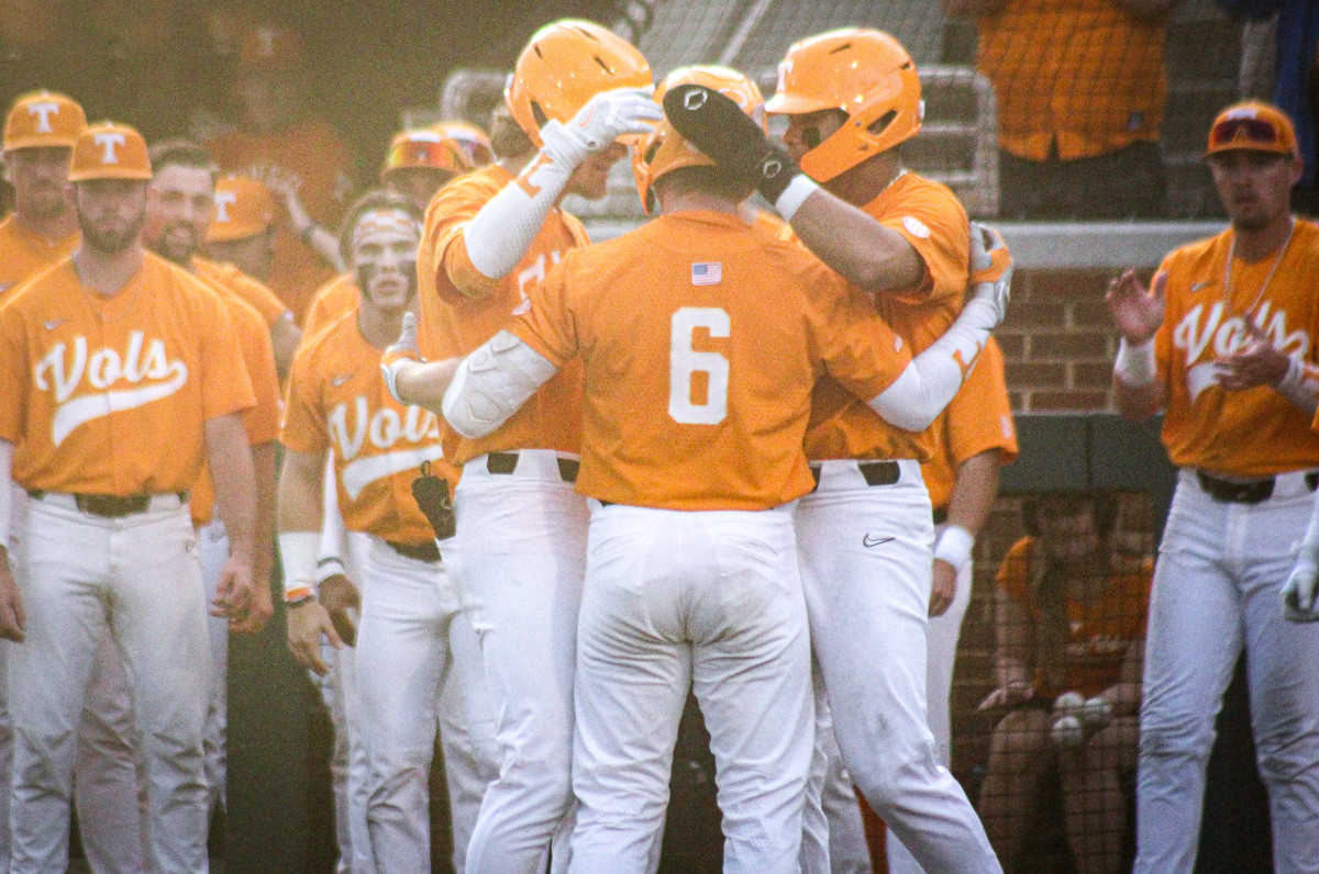Tennessee’s Offense Gets Hot as Vols Beat Georgia 9-2 to Win Series and Share of SEC Title