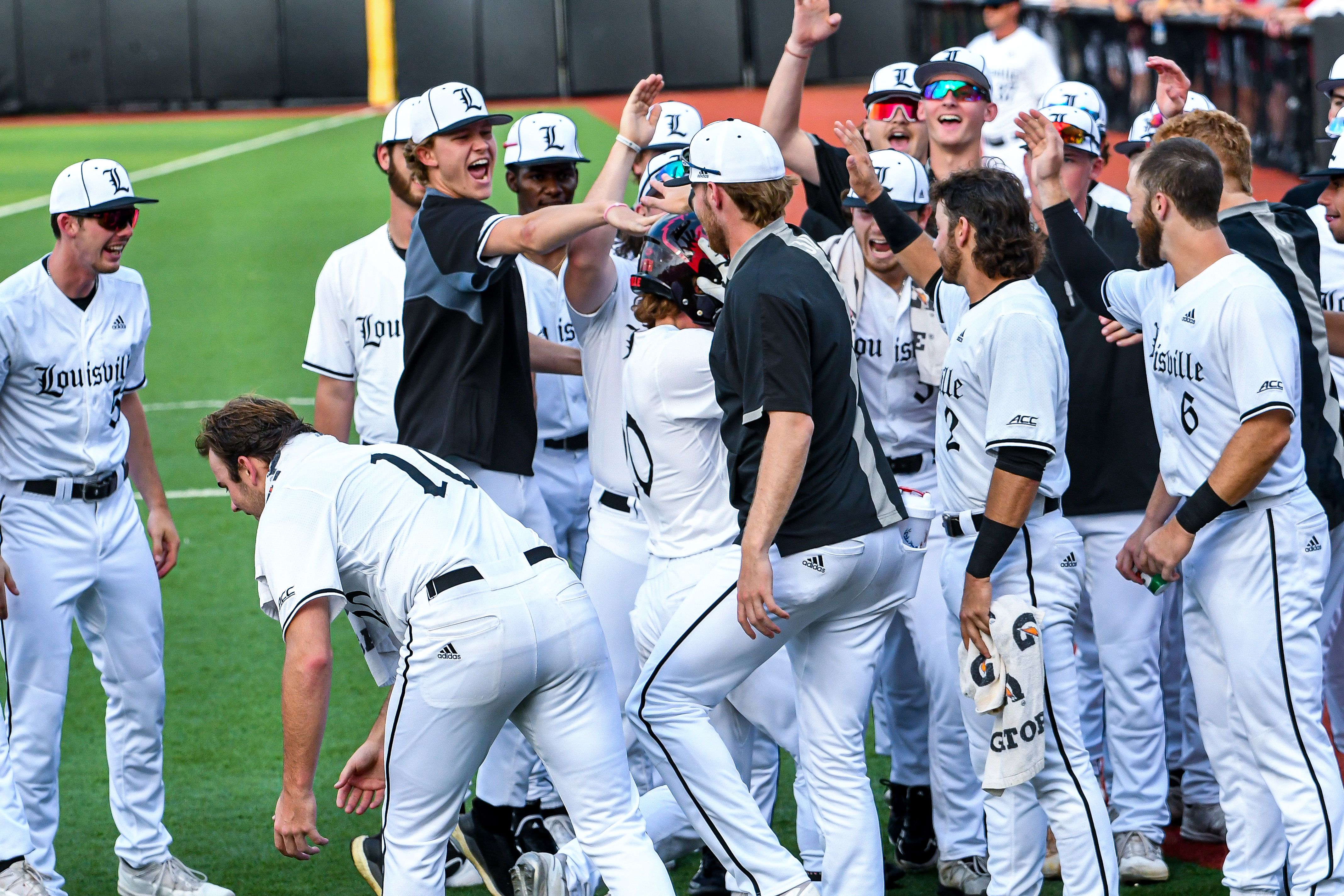 Louisville Baseball Gets Midweek Win Over EKU – The Crunch Zone