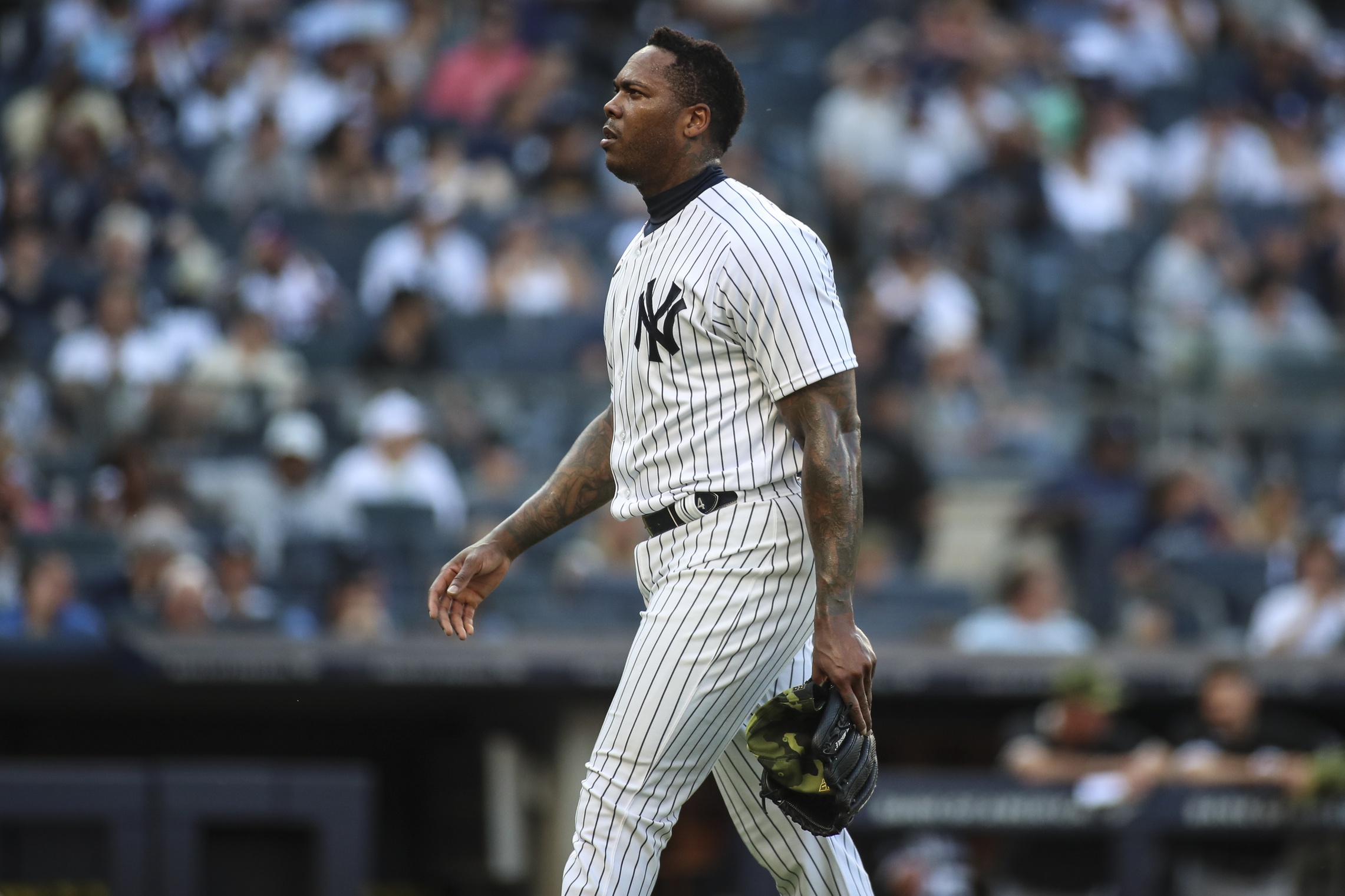 Aroldis Chapman pink yankees jersey is back with the Yankees; how