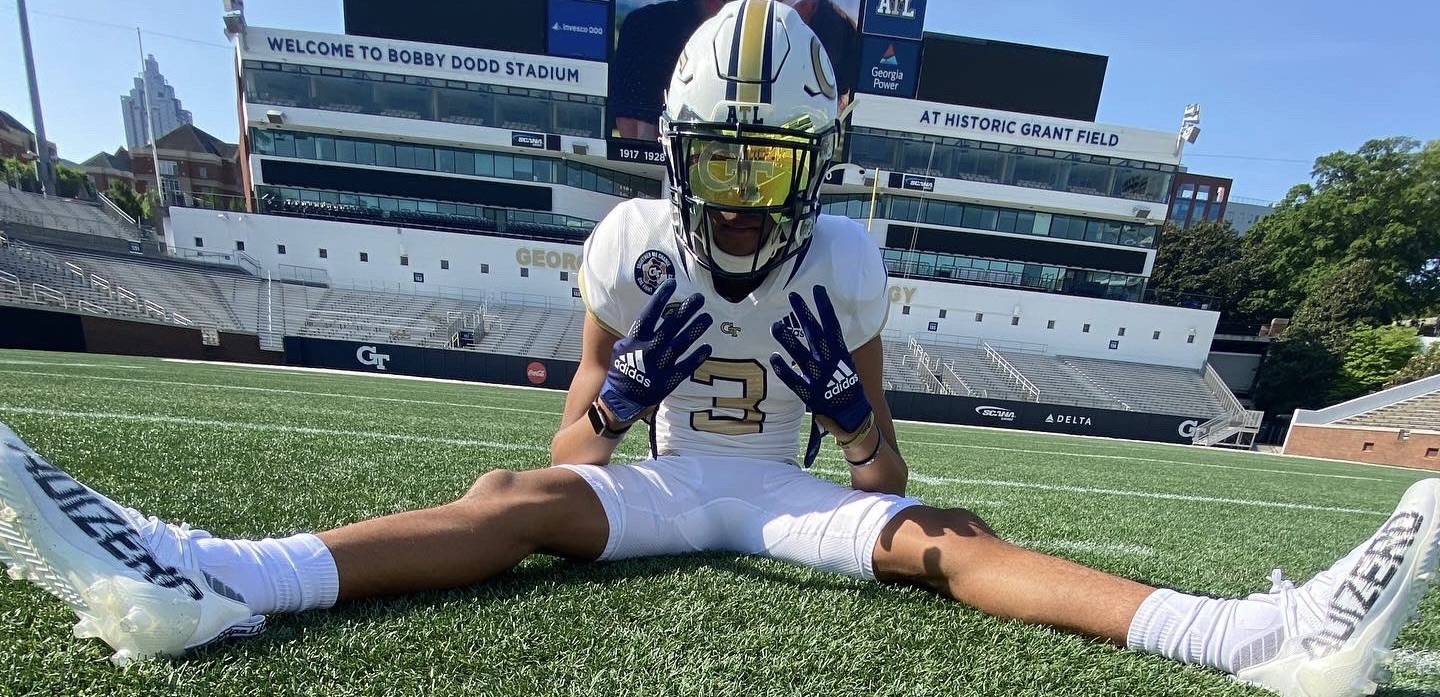 Huskies Receive Surprising Commitment from HighEnd 2025 Receiver