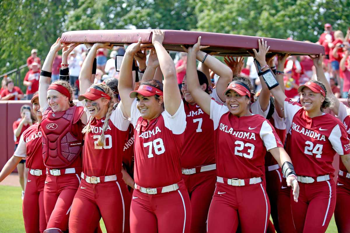 SB - 2022 Super Regionals, Jocelyn Alo, Jana Johns, Lynnsie Elam