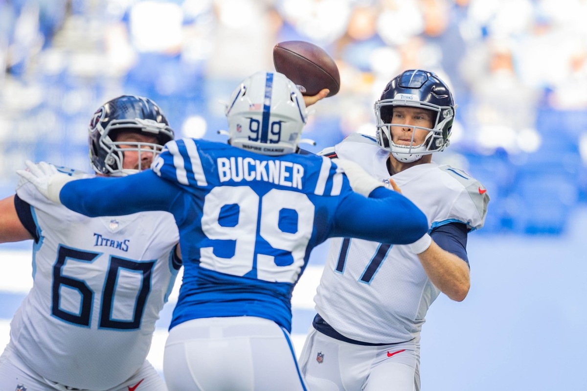 Tennessee Titans quarterback Ryan Tannehill (17) passes the ball in the first quarter against the Tennessee Titans at Lucas Oil Stadium.