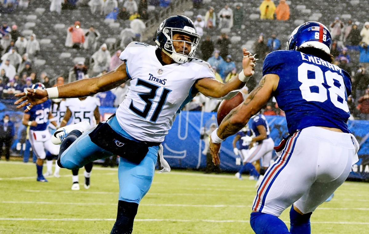 Tennessee Titans safety Kevin Byard (31) breaks up a pass intended for Giants tight end Evan Engram (88) in the fourth quarter at MetLife Stadium Sunday, Dec. 16, 2018, in East Rutherford, N.J.