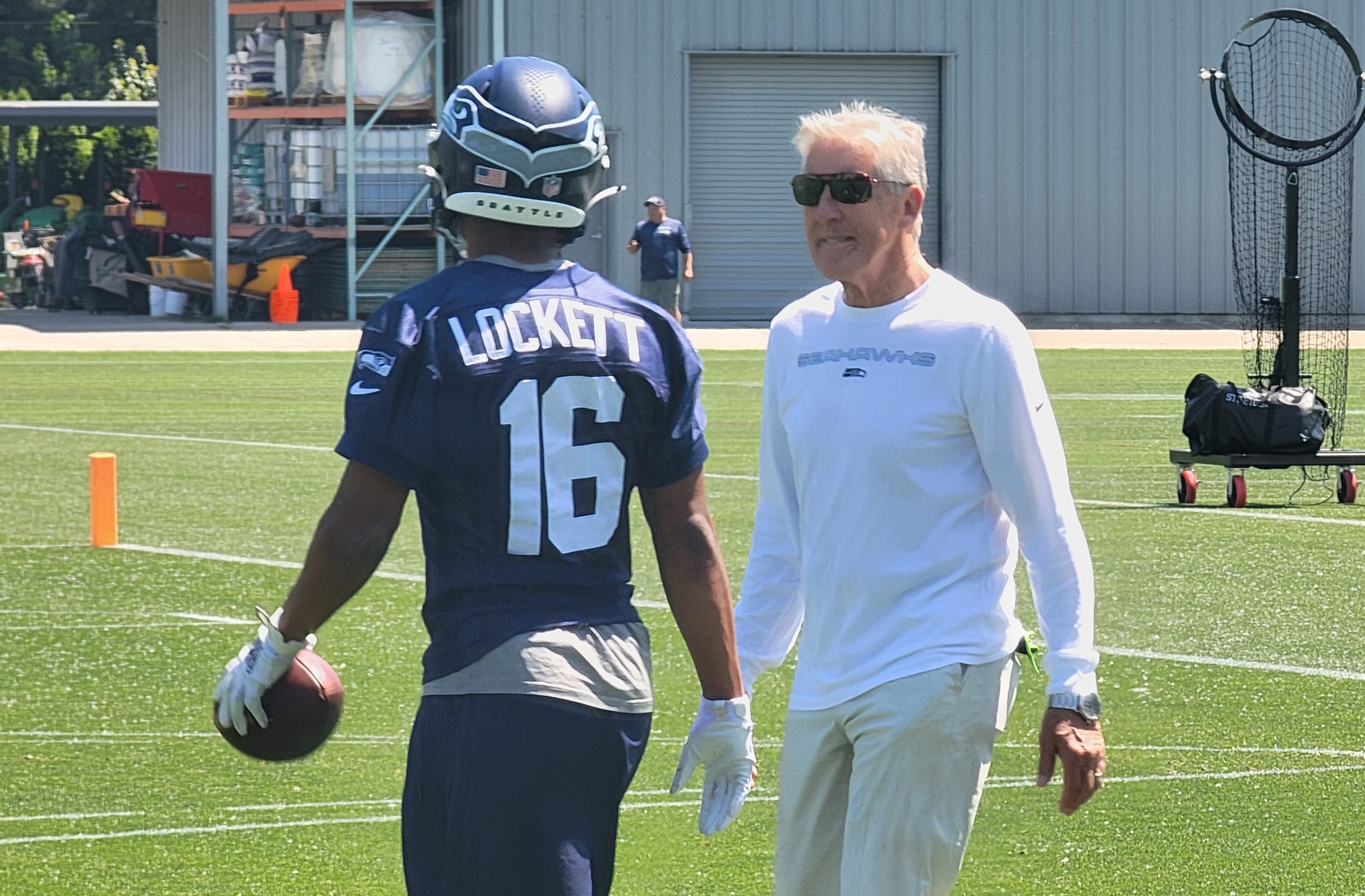 Tyler Lockett: Russell Wilson used same hand signals he did as Seahawk