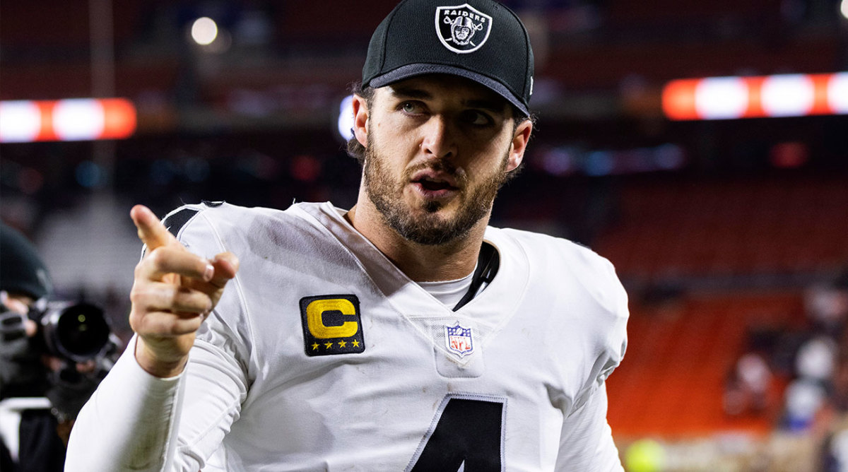 Kirk Cousins vs Derek Carr: Two franchise QB's off to very different 2017  starts - Silver And Black Pride