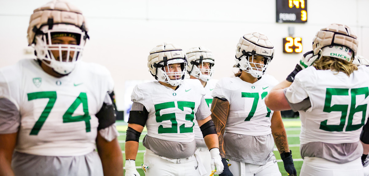 Where the Oregon Ducks Football Offensive Line Stands Heading Into 2022