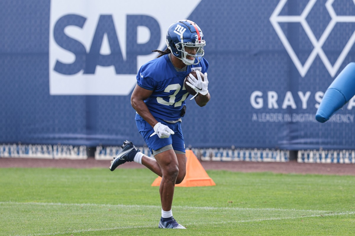 New York Giants running back Gary Brightwell (23) stands on the