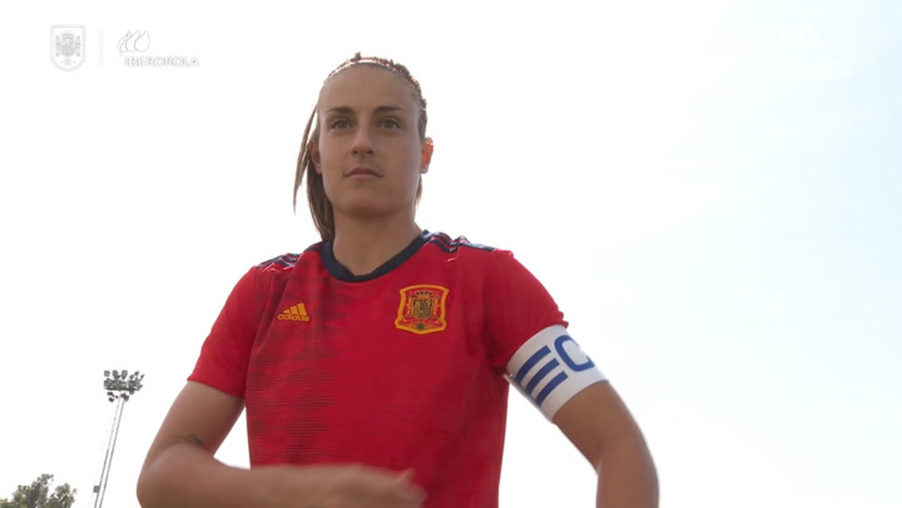 alexia-putellas-becomes-spain-women-s-captain-soccer-dugout-on