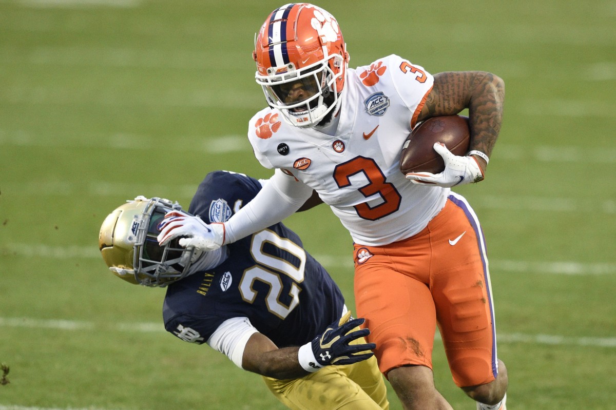 Clemson Tigers wide receiver Amari Rodgers (3) with the ball as Notre Dame safety Shaun Crawford (20) defends. Mandatory Credit: Bob Donnan-USA TODAY Sports