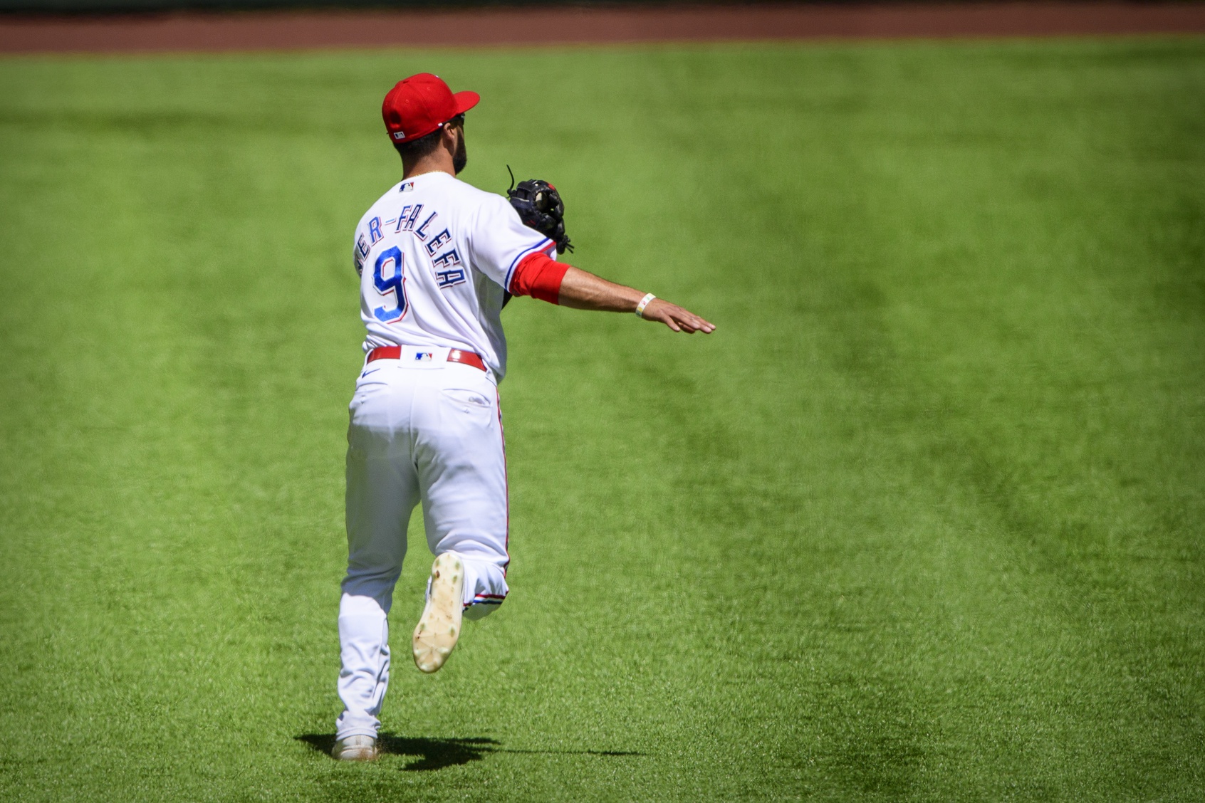 Topps® BUNT® on X: 2020 Gold Glove award winner Isiah Kiner-Falefa &  the Texas Rangers join Topps Tenured today! #BUNT21 #StraightUpTX // More:    / X