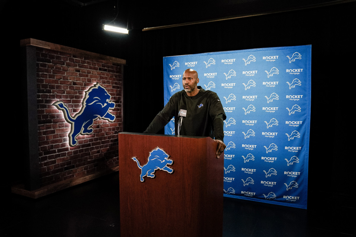 Bleacher Report suggests absurd Detroit Lions trade to replace