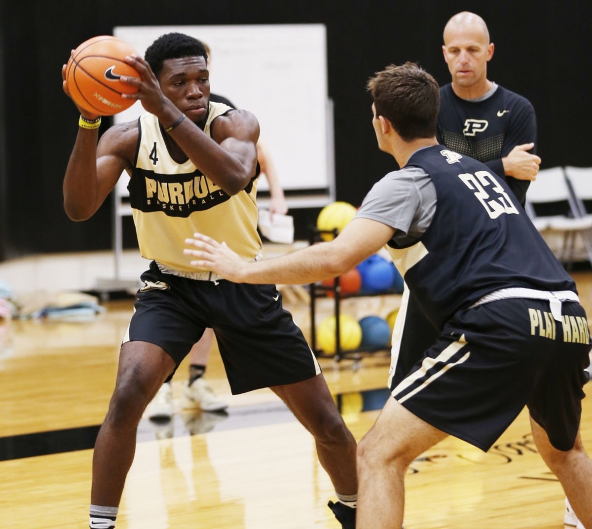 Former Purdue Center Emmanuel Dowuona Commits to Tennessee State ...