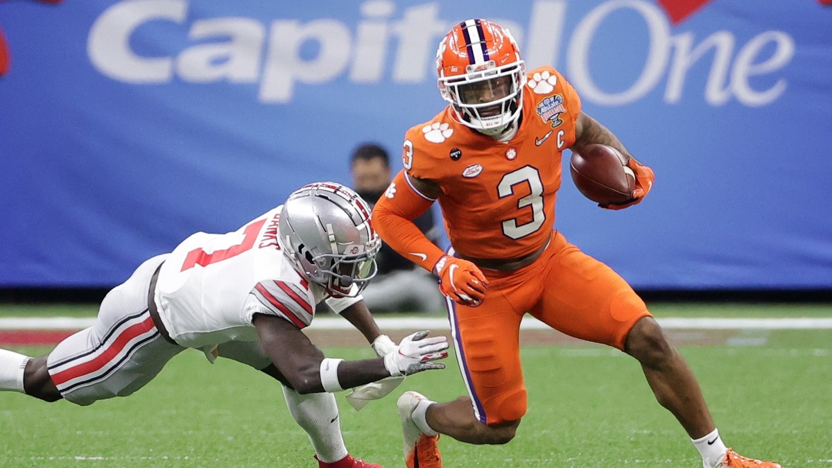 Packers Trade Up to Select Clemson WR Amari Rodgers in Third Round