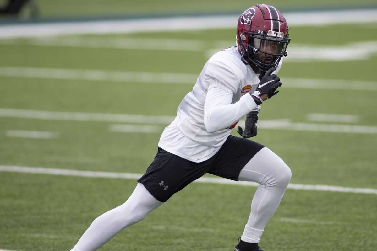 Shi Smith enters NFL draft with ex-South Carolina teammate as mentor