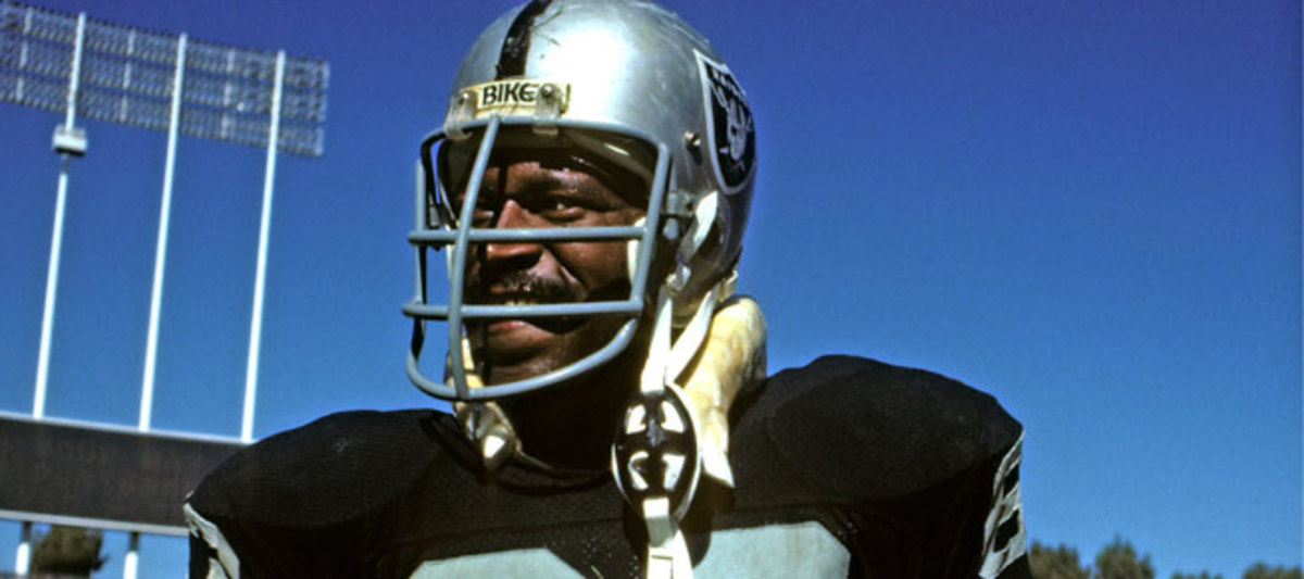 Raiders Bruisers Marv Hubbard and Mark van Eeghen - Sports Illustrated Las  Vegas Raiders News, Analysis and More