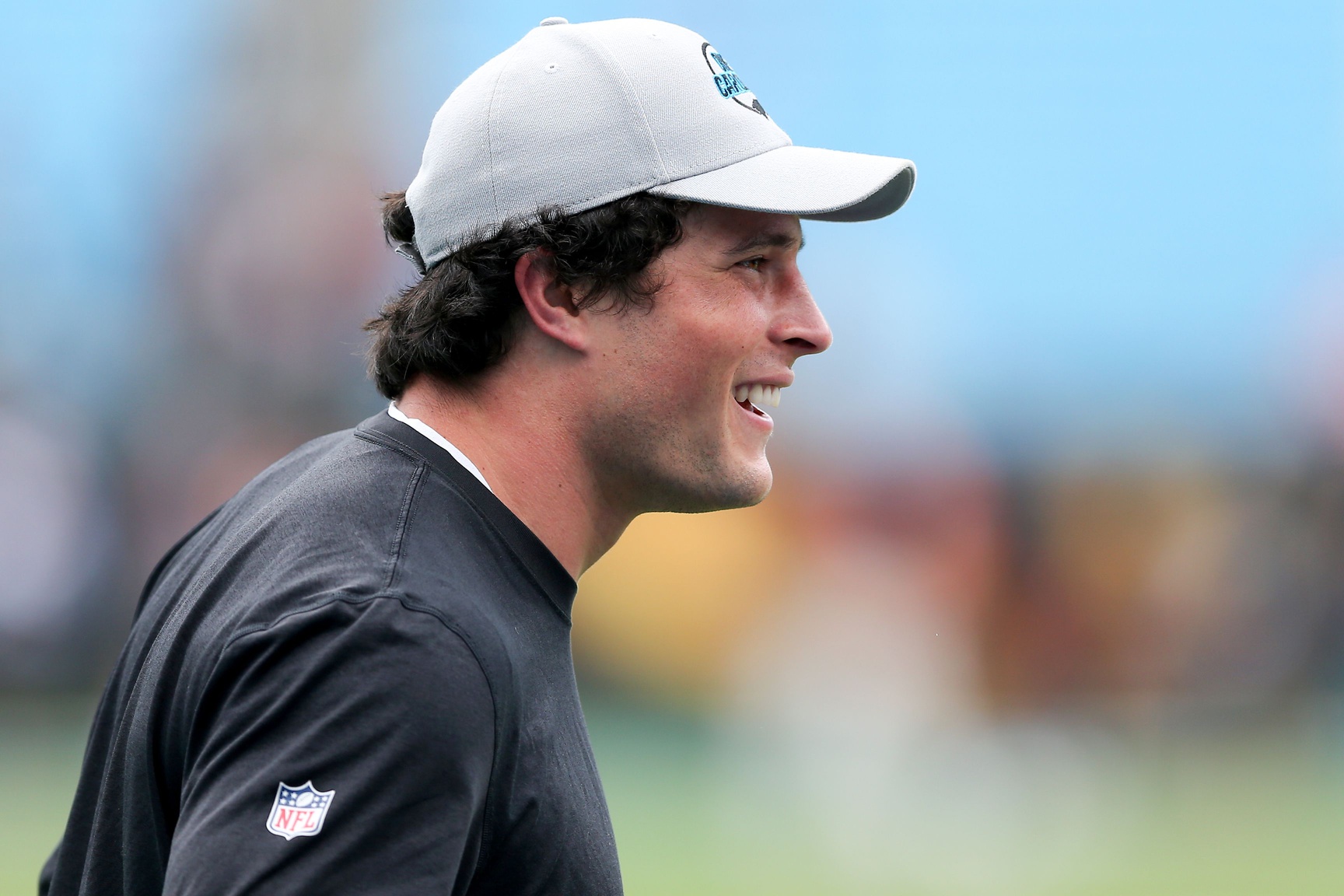 Luke Kuechly Now Leads NFL in Tackles - Cat Scratch Reader