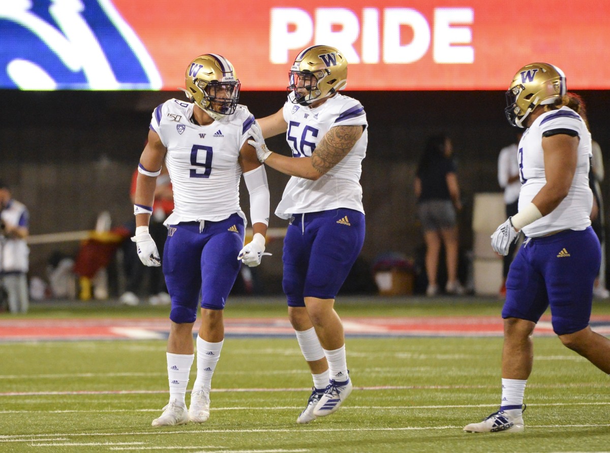 Joe Tryon Becomes Numbers Trailblazer for Buccaneers - Sports Illustrated  Washington Huskies News, Analysis and More