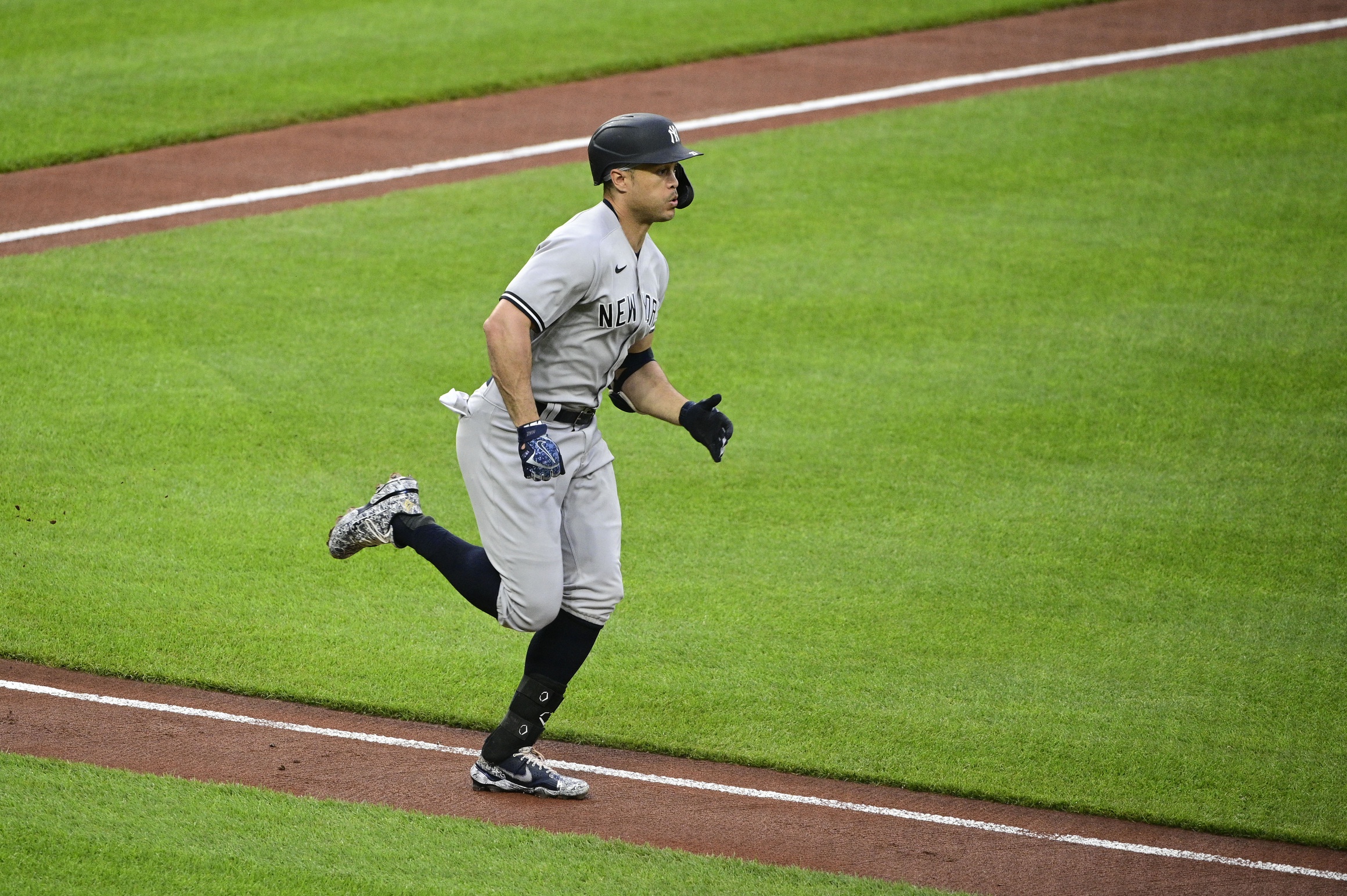 My man's been in the weight room! 🏋🏼 #giancarlostanton #yankees #nyy