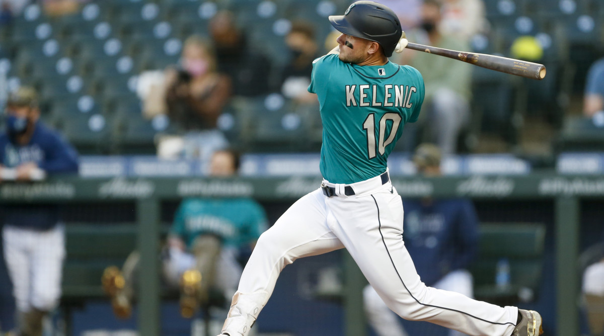 Mariners' Jarred Kelenic breaks his foot kicking a water cooler, makes  emotional apology to team - Newsday