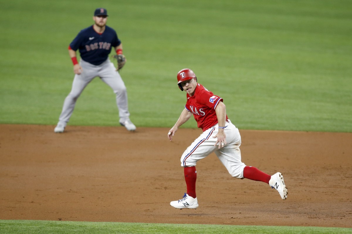 Texas Rangers vs New York Yankees Starting Lineups, Holt Close to