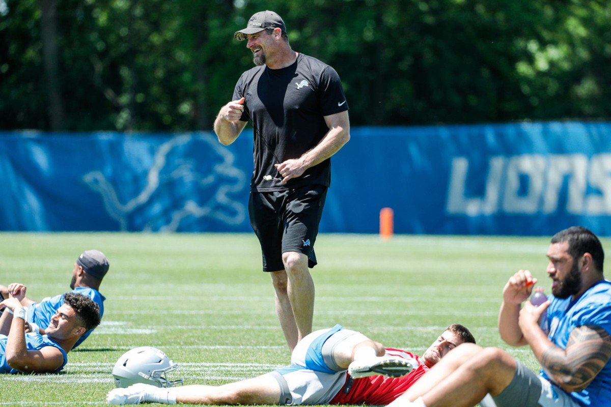 Lions' Dan Campbell, Brad Holmes pulling hilarious shirt gag - Pride Of  Detroit