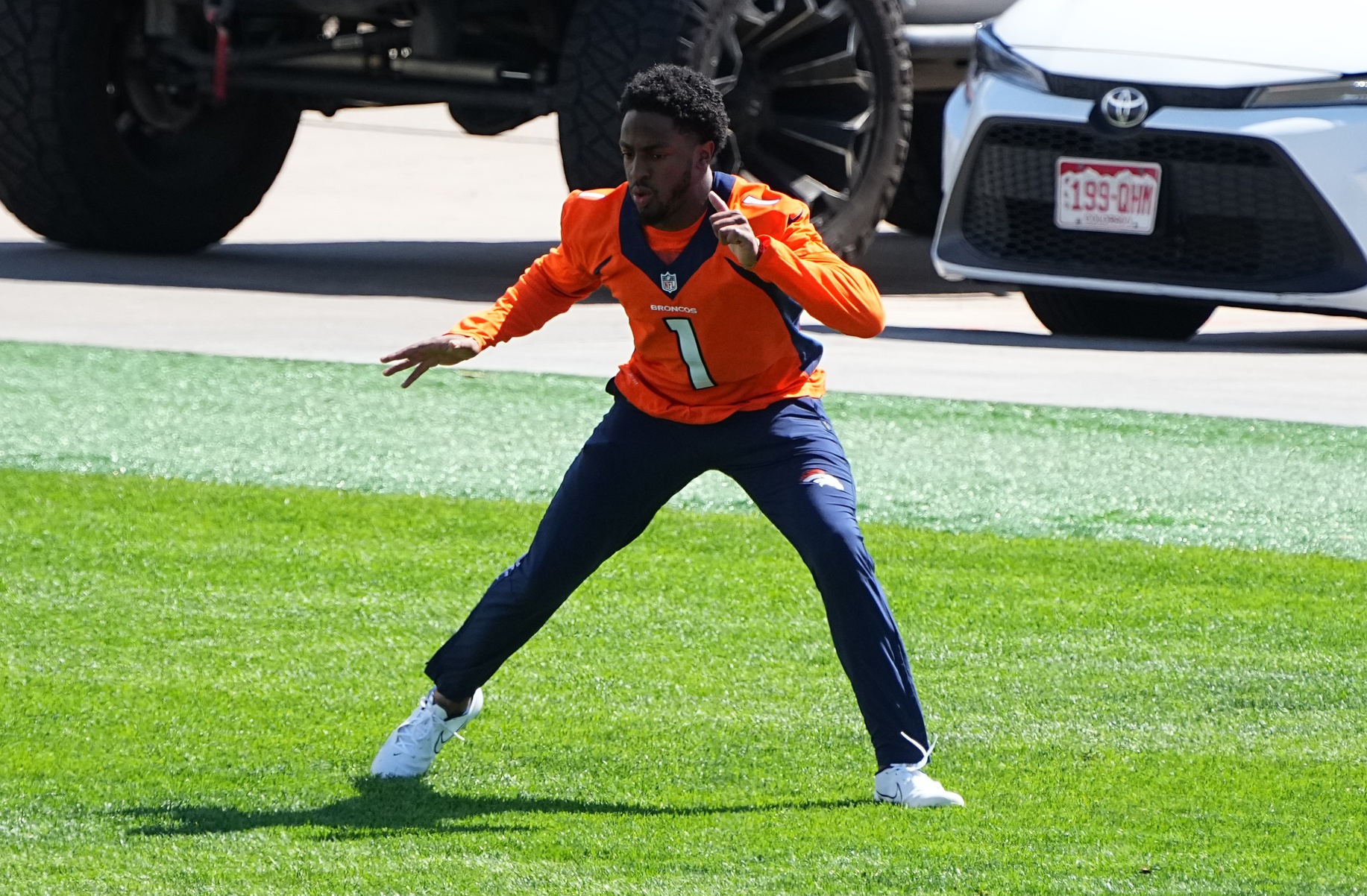 Denver Broncos' Vic Fangio Puts Pressure on Quinn Meinerz to Make it a  Competition with Center Lloyd Cushenberry - Sports Illustrated Mile High  Huddle: Denver Broncos News, Analysis and More