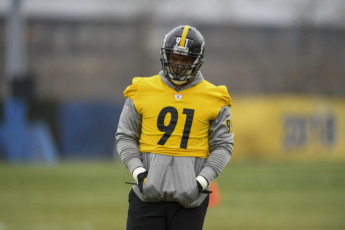 Steelers defensive end Stephon Tuitt destroyed the Titans