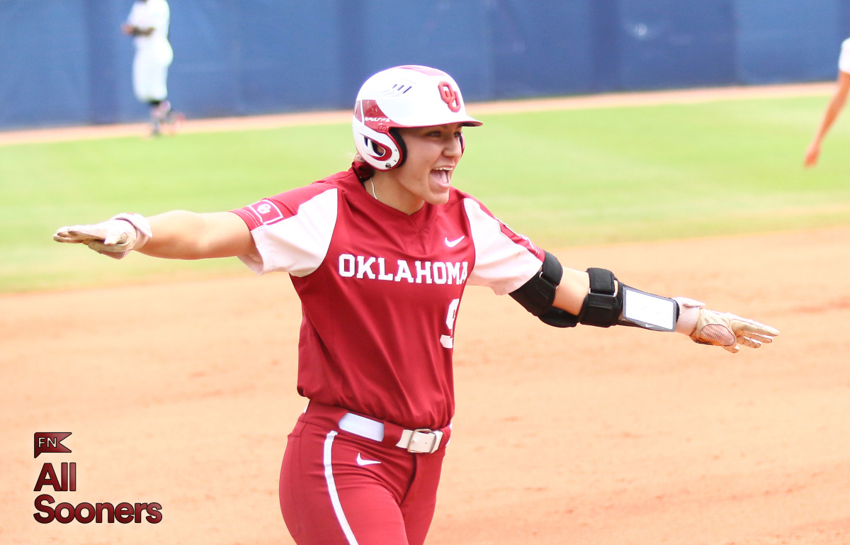 Why Oklahoma Catcher Kinzie Hansen is on a 'Mission' After Making Her  Season Debut - Sports Illustrated Oklahoma Sooners News, Analysis and More